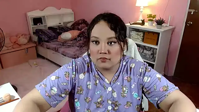 GiannaLopezSmith online show from November 18, 3:46 pm