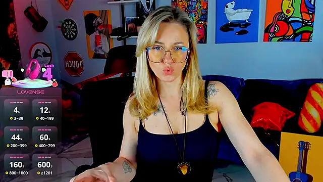 LadyIzabel online show from May 8, 6:27 am