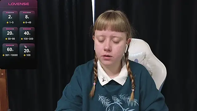 June shy0 online show from March 26, 7:54 am