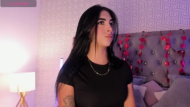 AriRobert  online show from February 17, 1:43 pm