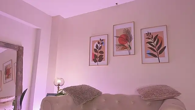 DahianaWalcott online show from April 10, 3:18 pm