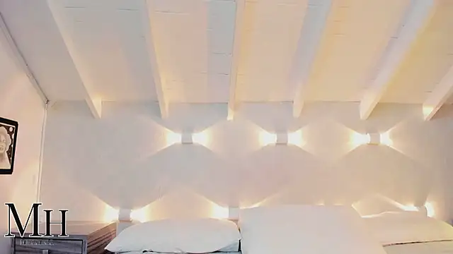 MizzHell online show from October 26, 12:55 pm