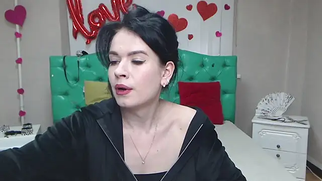 JasmineKouch online show from April 12, 7:55 am