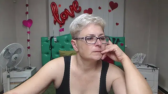 EmiliaGree online show from September 20, 5:11 pm