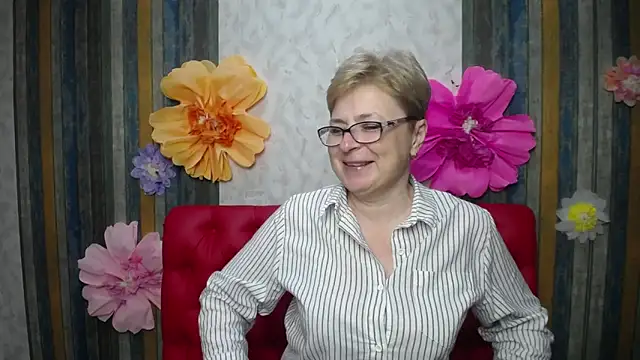 EmiliaGree online show from May 6, 5:06 pm