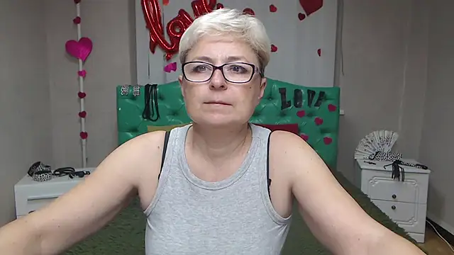 EmiliaGree online show from October 11, 5:12 am