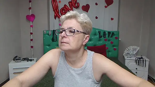 EmiliaGree online show from September 26, 5:10 pm