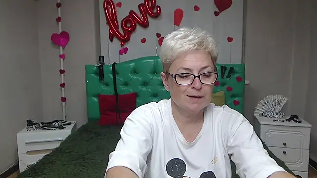 EmiliaGree online show from September 15, 5:20 pm