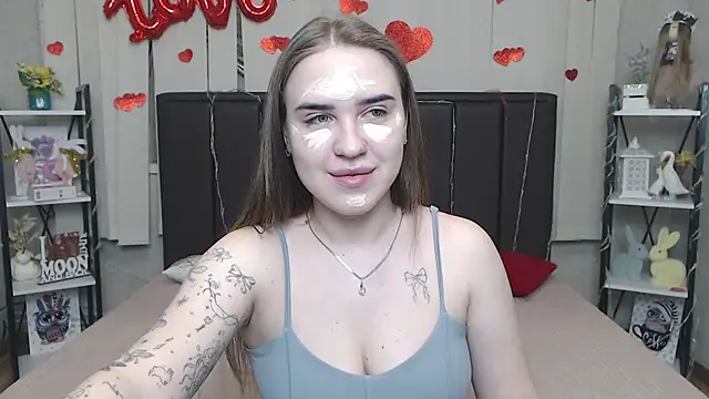 LauraHlot online show from April 1, 6:14 am