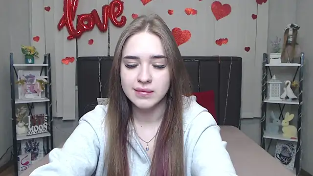 LauraHlot online show from March 6, 6:47 pm