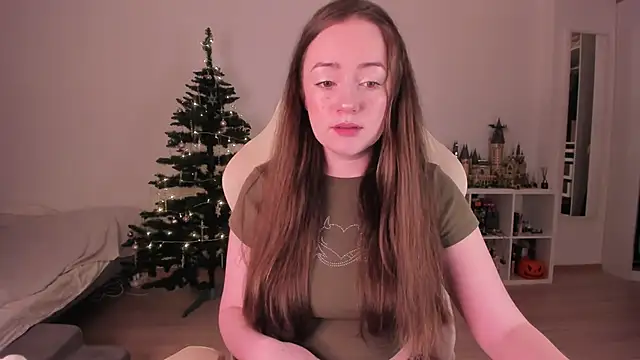 WalkingGirl online show from December 18, 7:18 pm