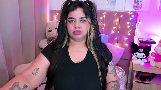 MiahJoness online show from November 14, 10:32 pm