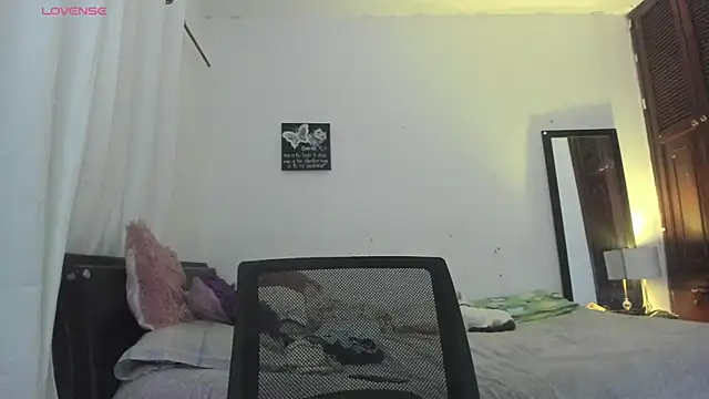 Snapshot of Sophie_sweett19 chatting on September 27, 1:57 am Sophie sweett19 online show from September 27, 1:57 am