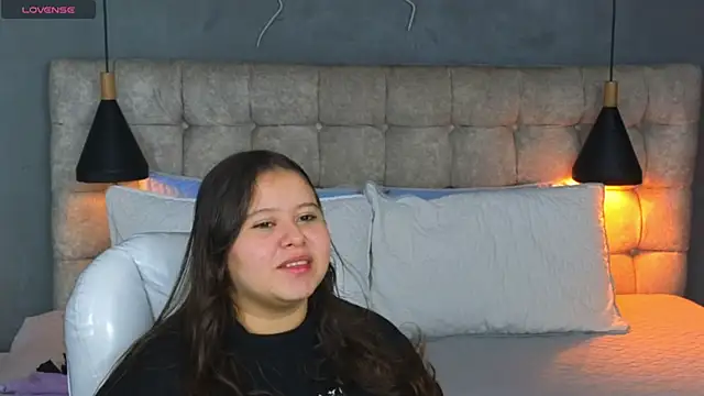 Laia and Aloby online show from January 8, 10:36 pm