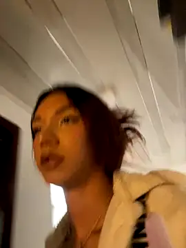 Nikol Rang   online show from October 7, 8:35 pm