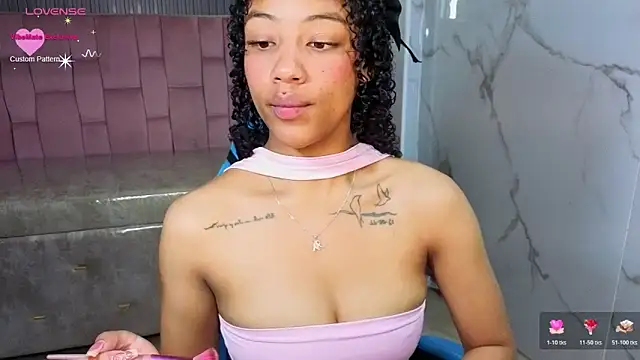 Violeth b online show from June 10, 1:32 pm