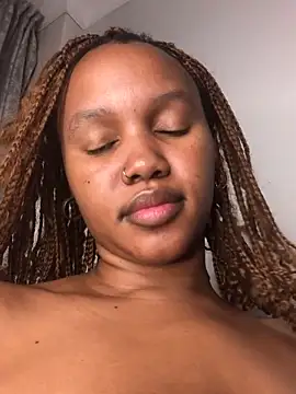 Snapshot of Sego_TeeTee chatting on October 17, 10:02 pm Sego TeeTee online show from October 17, 10:02 pm