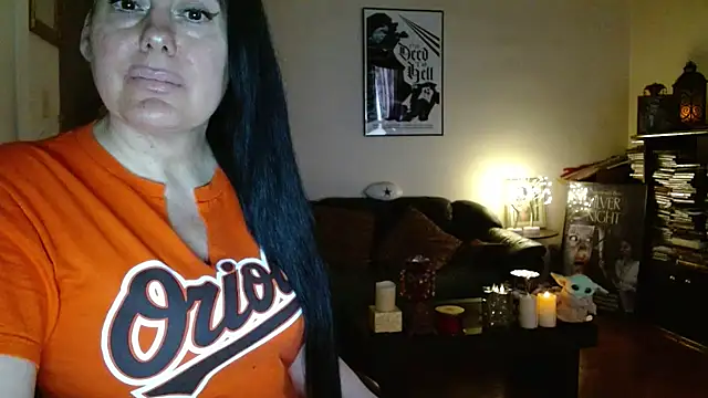 mandaloriangirls online show from April 4, 8:40 pm