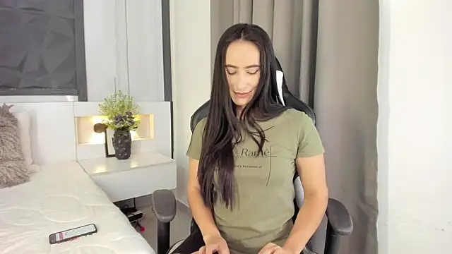 Snapshot of SaraGomez1 chatting on October 3, 4:12 pm SaraGomez1 online show from October 3, 4:12 pm