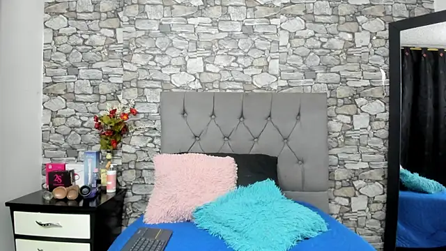 Snapshot of your_angel7 chatting on October 21, 1:42 am your angel7 online show from October 21, 1:42 am