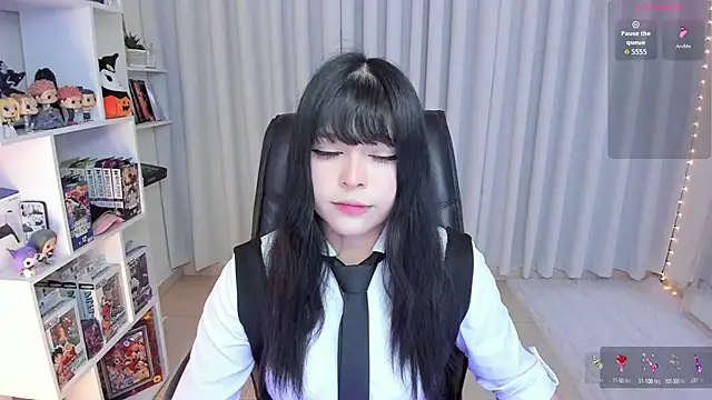 misshoneyxxx online show from September 14, 5:27 am