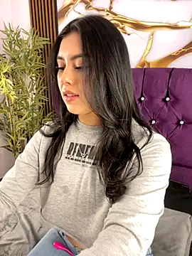 Snapshot of emily_22x chatting on September 12, 9:33 pm emily 22x online show from September 12, 9:33 pm