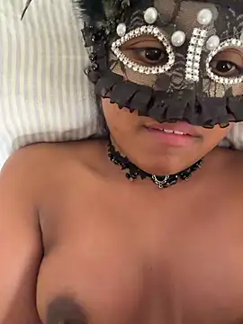 Bella Luna18 online show from November 21, 7:05 pm