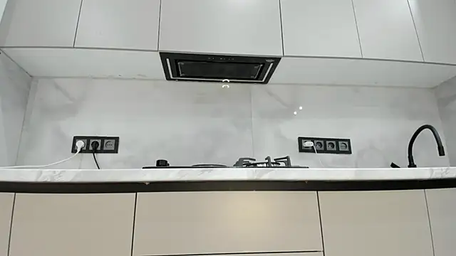 Mia Meow  online show from October 7, 5:45 am