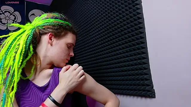 KIKI Krash online show from November 28, 10:18 am