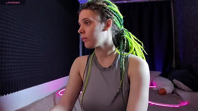 KIKI Krash online show from October 24, 10:55 am