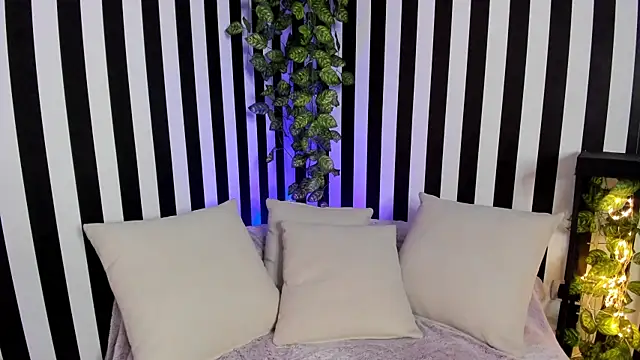 liz goth online show from October 17, 2:09 pm