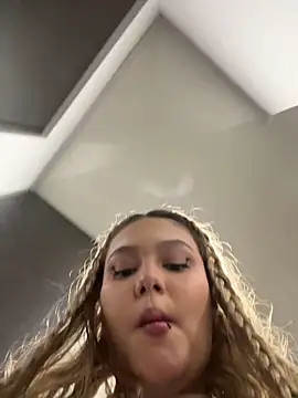 SofiaJoness  online show from November 22, 6:43 pm