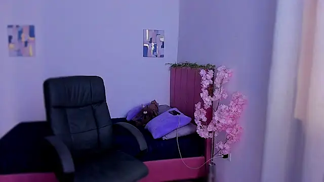 Charlee pink online show from December 2, 5:48 pm