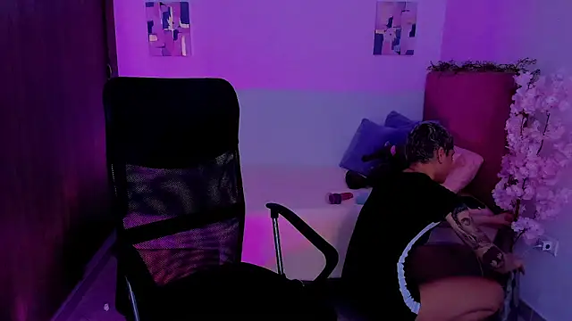 Charlee pink online show from October 27, 8:36 pm