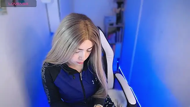 channel blonde a online show from November 7, 3:39 pm