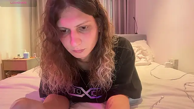 Alice Pinkhead online show from April 21, 7:59 am