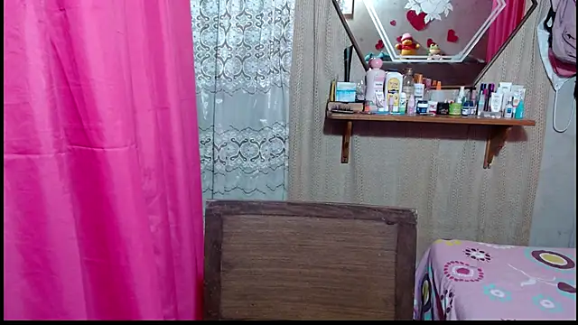 Lunawillis online show from March 6, 9:21 pm