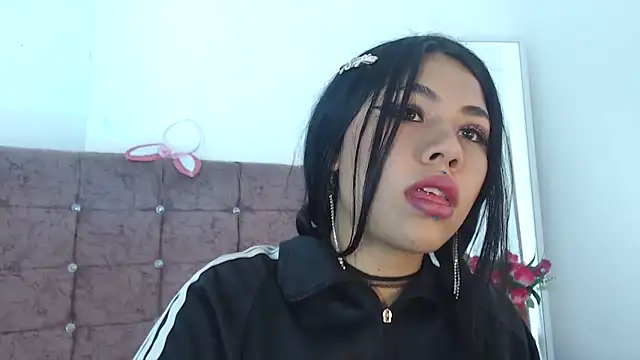 lily jamesx online show from November 15, 3:35 pm