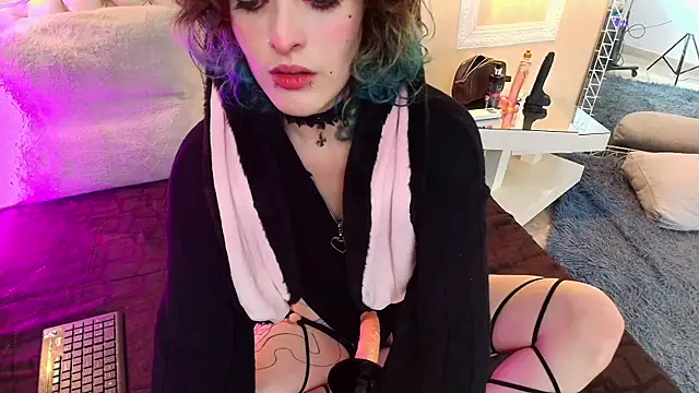 EvaHalsey online show from January 16, 9:55 pm