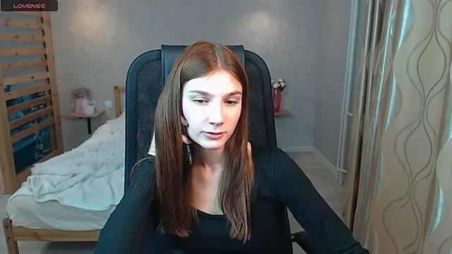 Snapshot of AnaHoney chatting on October 6, 7:03 am AnaHoney online show from October 6, 7:03 am