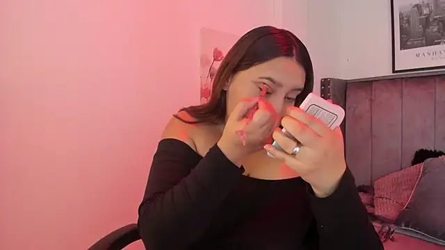 Snapshot of Alaia_Cute chatting on September 24, 3:16 am Alaia Cute online show from September 24, 3:16 am