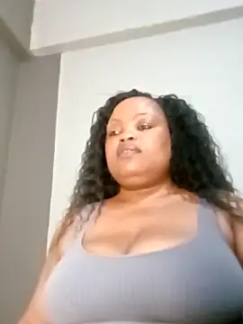 hugemelonsxxx online show from October 15, 7:05 pm