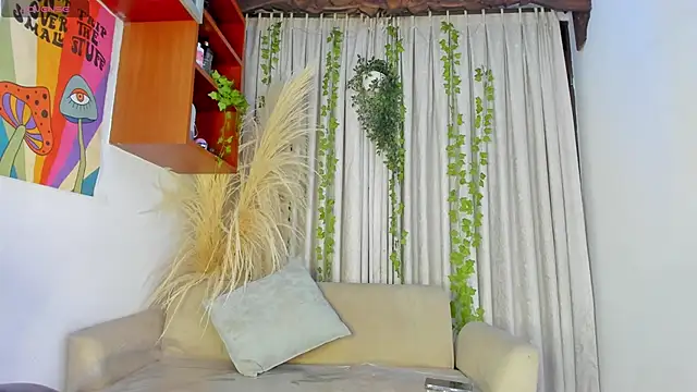 LiaFlowers online show from May 10, 5:42 am