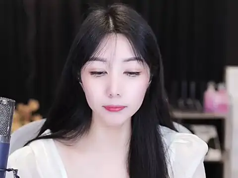 Snapshot of Nuyoah-77 chatting on September 17, 5:22 pm Nuyoah-77 online show from September 17, 5:22 pm
