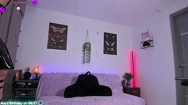 LadyAvalon online show from April 4, 8:40 pm