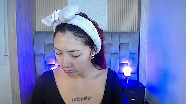 Mia Rinn online show from October 6, 1:39 pm