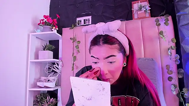 Mia Rinn online show from February 5, 1:47 pm