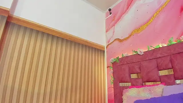 melody paris online show from April 9, 10:53 am