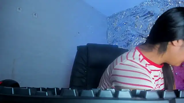 SarahStones online show from February 16, 6:46 am