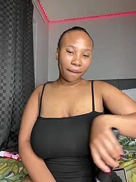 DrippinCaramelCutie online show from March 26, 11:50 pm